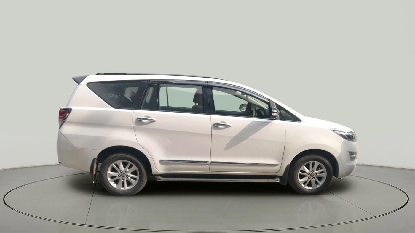 2017 Toyota Innova Crysta 2.4 GX 8 STR, Diesel, Manual, 1,44,850 km, exterior