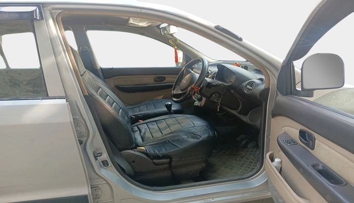 2013 Hyundai Santro Xing GL PLUS, Petrol, Manual, 1,01,490 km, interior