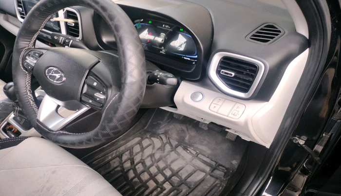 2025 Hyundai VENUE S(O) 1.2, Petrol, Manual, 2,992 km, interior