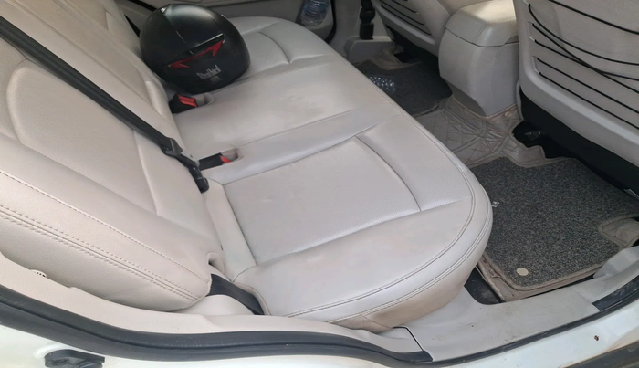 2019 Mahindra XUV300 W8 (O) 1.5 DIESEL, Diesel, Manual, 83,314 km, interior