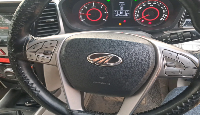 2019 Mahindra XUV300 W8 (O) 1.5 DIESEL, Diesel, Manual, 83,314 km, interior