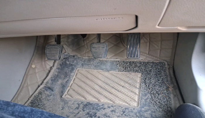 2019 Mahindra XUV300 W8 (O) 1.5 DIESEL, Diesel, Manual, 83,314 km, interior