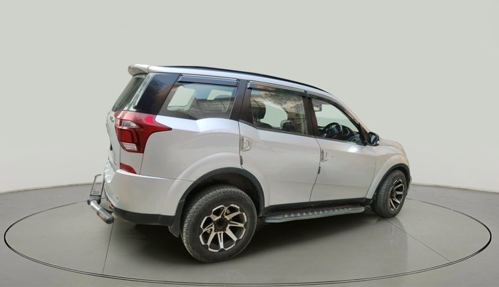2018 Mahindra XUV500 W7, Diesel, Manual, 63,512 km, exterior