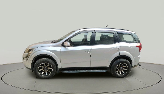 2018 Mahindra XUV500 W7, Diesel, Manual, 63,512 km, exterior