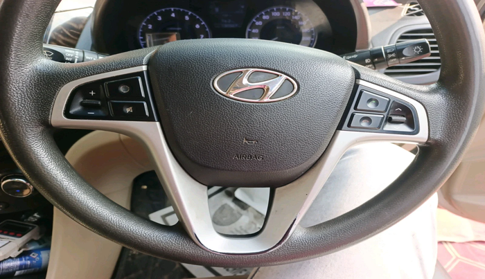 2011 Hyundai Verna FLUIDIC 1.6 VTVT SX, Petrol, Manual, 1,30,367 km, interior