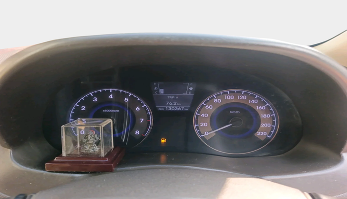 2011 Hyundai Verna FLUIDIC 1.6 VTVT SX, Petrol, Manual, 1,30,367 km, interior