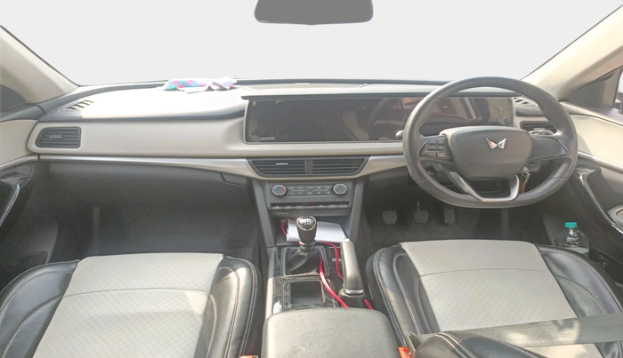 2023 Mahindra XUV700 AX 5 P MT 7 STR, Petrol, Manual, 24,158 km, interior