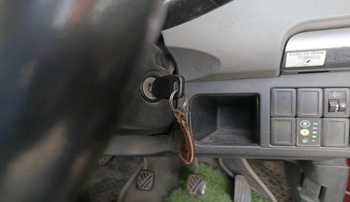 2011 Maruti Wagon R 1.0 LXI CNG, Petrol, Manual, 1,08,169 km, interior