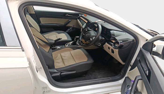 2022 Skoda SLAVIA STYLE 1.0L TSI AT, Petrol, Automatic, 9,408 km, interior