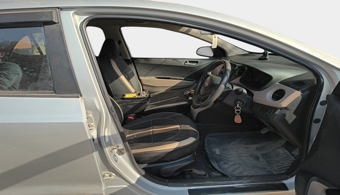 2014 Hyundai Xcent S 1.2, Petrol, Manual, 1,07,945 km, interior