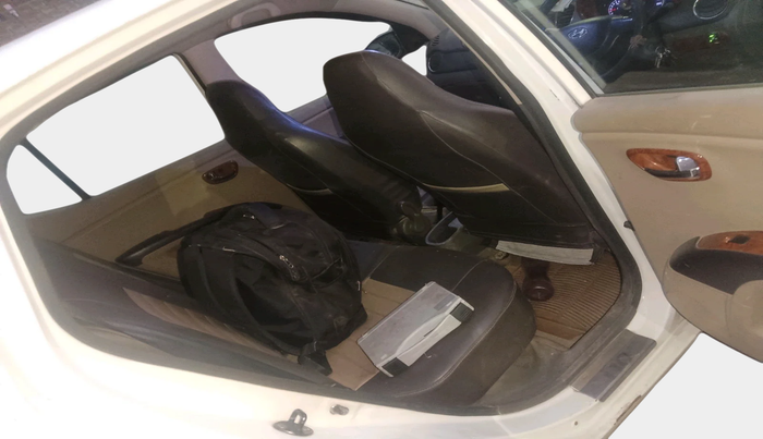 2011 Hyundai i10 MAGNA 1.1, Petrol, Manual, 60,985 km, interior