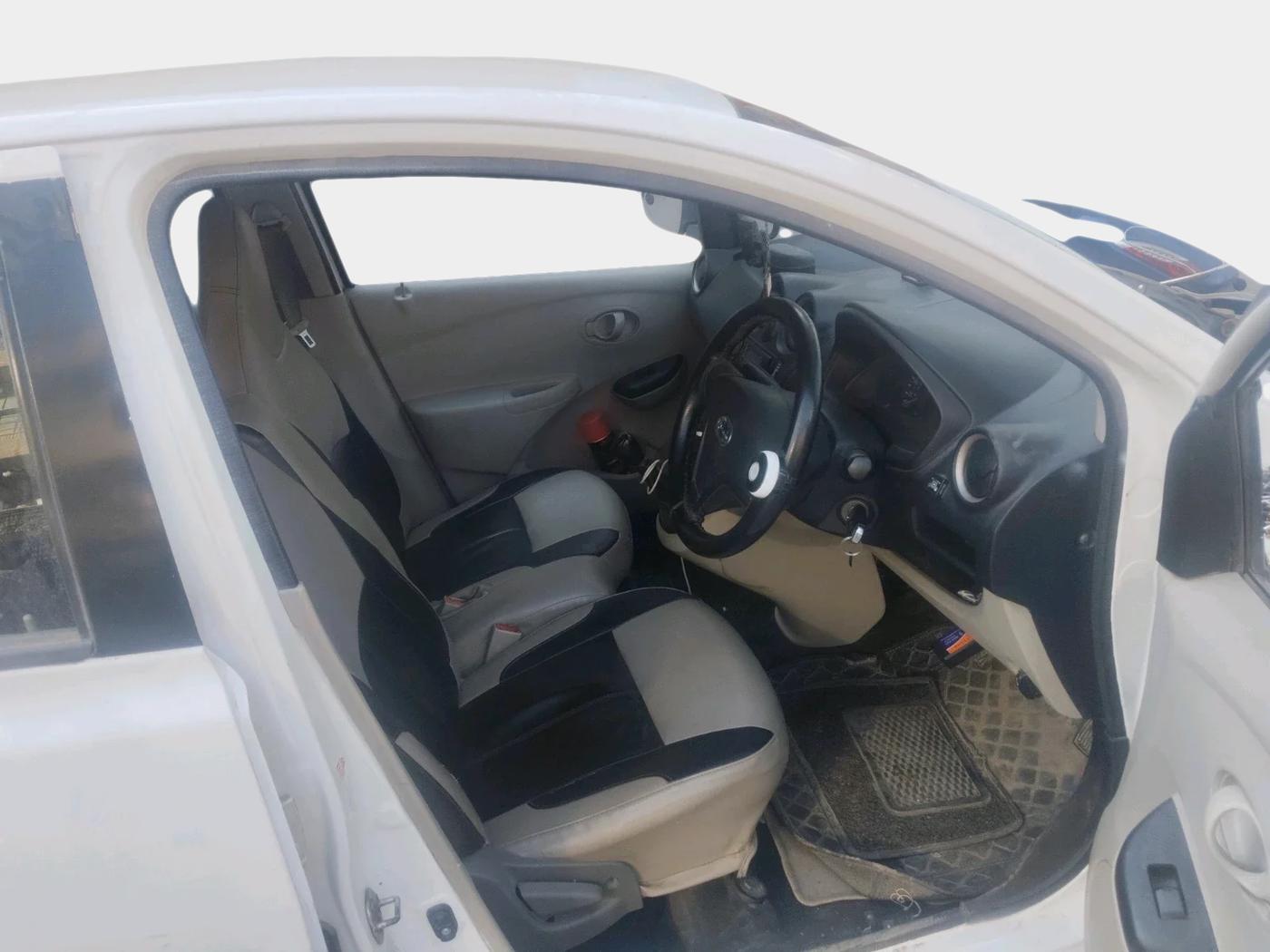 2017 Datsun Go Plus T, CNG, Manual, 96,920 km, interior