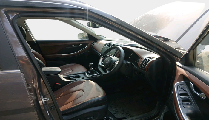 2023 Hyundai ALCAZAR PLATINUM 1.5 TURBO PETROL MT 7STR, Petrol, Manual, 12,638 km, interior