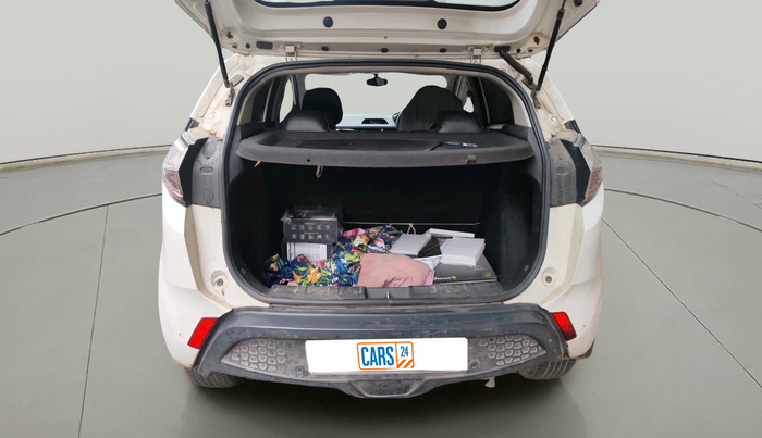 2018 Tata NEXON XT DIESEL, Diesel, Manual, 1,04,973 km, exterior