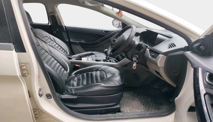 2018 Tata NEXON XT DIESEL, Diesel, Manual, 1,04,973 km, interior