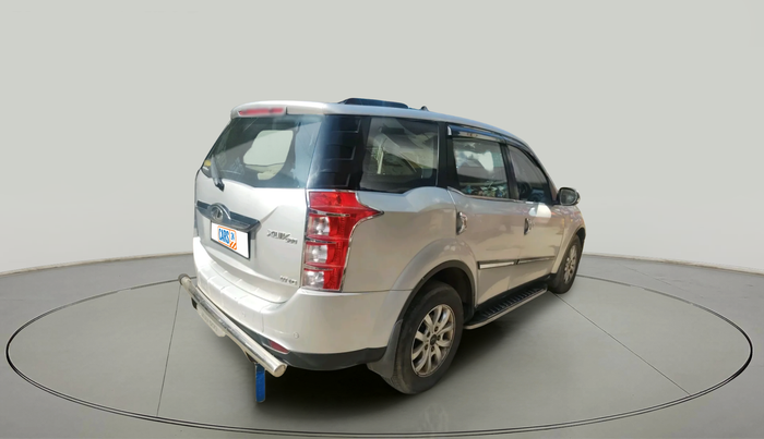 2017 Mahindra XUV500 W10 1.99, Diesel, Manual, 28,987 km, exterior