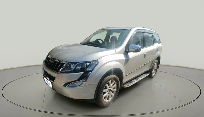 2017 Mahindra XUV500 W10 1.99, Diesel, Manual, 28,987 km, exterior