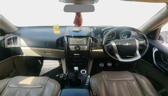 2017 Mahindra XUV500 W10 1.99, Diesel, Manual, 28,987 km, interior