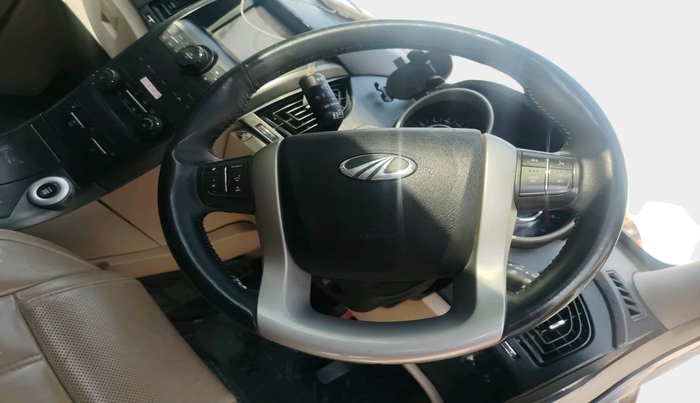 2017 Mahindra XUV500 W10 1.99, Diesel, Manual, 28,987 km, interior