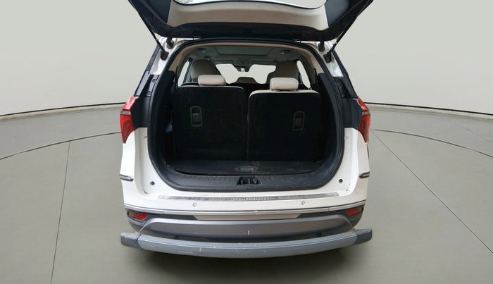 2023 Mahindra XUV700 AX 7 P MT 7 STR, Petrol, Manual, 20,038 km, exterior