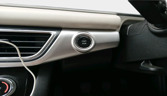 2023 Mahindra XUV700 AX 7 P MT 7 STR, Petrol, Manual, 20,038 km, interior