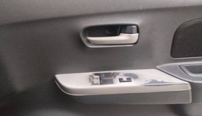 2011 Maruti Wagon R 1.0 LXI, Petrol, Manual, 1,23,337 km, interior