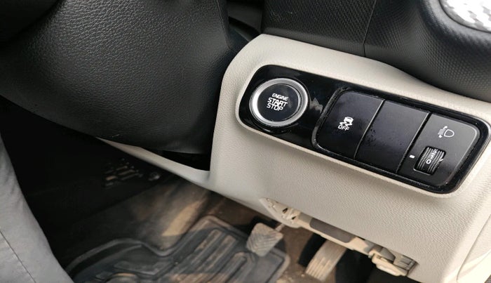 2022 KIA SONET HTX 1.0 IMT, Petrol, Manual, 42,739 km, interior