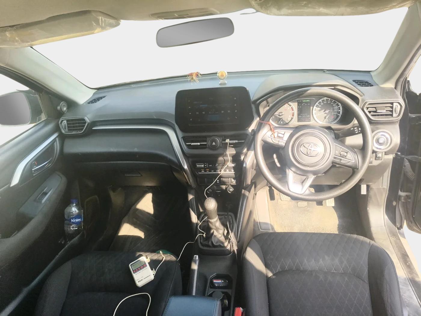 2024 Toyota URBAN CRUISER HYRYDER S NEO DRIVE  E-CNG, CNG, Manual, 32,665 km, interior