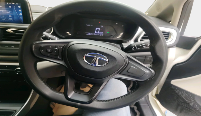 2023 Tata ALTROZ XZ CNG, Petrol, Manual, 44,240 km, interior