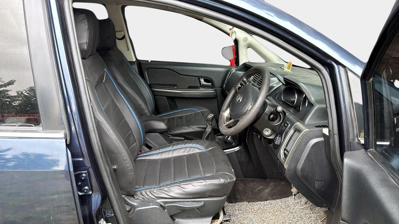 2019 Tata Hexa XM PLUS 4X2 7 STR, Diesel, Manual, 93,980 km, interior