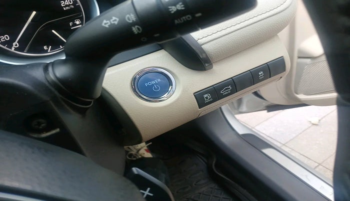 2019 Toyota Camry HYBRID, Hybrid, Automatic, 82,832 km, interior