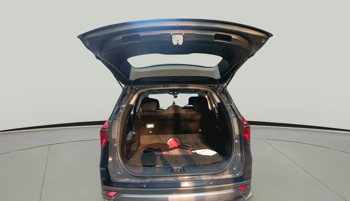 2022 Mahindra XUV700 AX 5 P AT 5 STR, Petrol, Automatic, 33,473 km, exterior