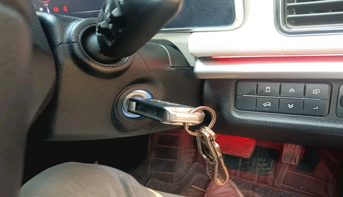 2022 Mahindra XUV700 AX 5 P AT 5 STR, Petrol, Automatic, 33,473 km, interior