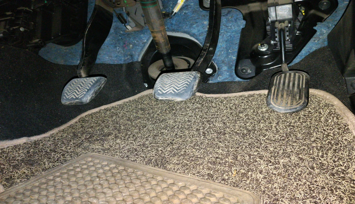 2017 Toyota Innova Crysta 2.4 G 7 STR, Diesel, Manual, 1,37,446 km, interior