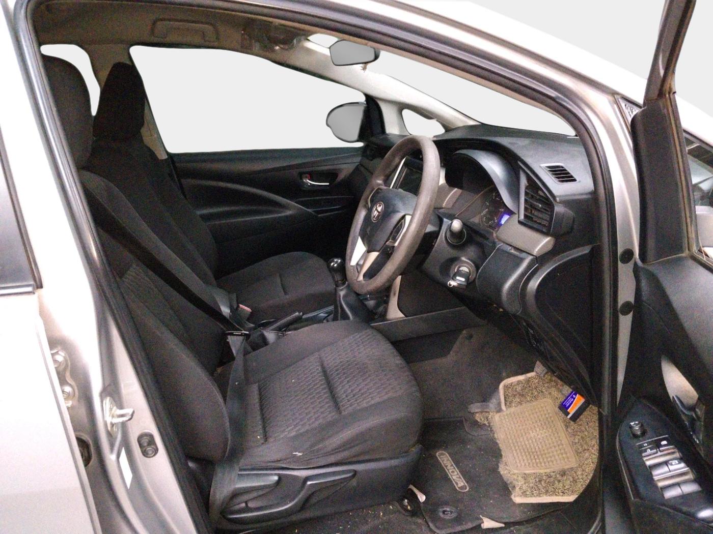 2017 Toyota Innova Crysta 2.4 G 7 STR, Diesel, Manual, 1,37,446 km, interior