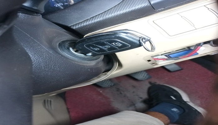 2016 Hyundai Verna 1.6 VTVT S, Petrol, Manual, 1,44,334 km, interior