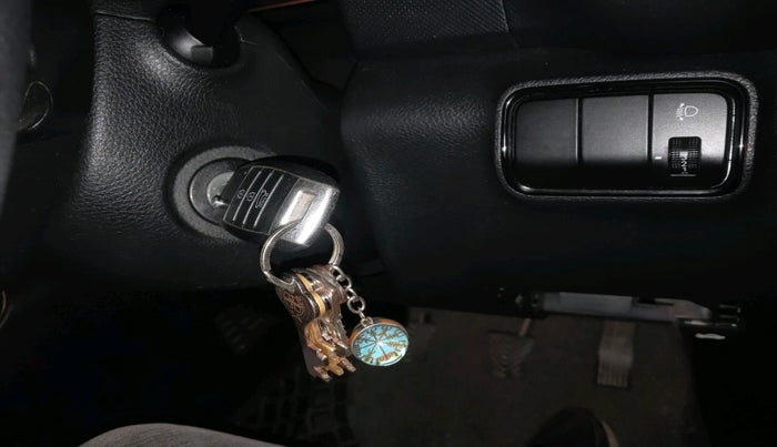 2021 KIA SONET HTK PLUS 1.2, Petrol, Manual, 69,330 km, interior