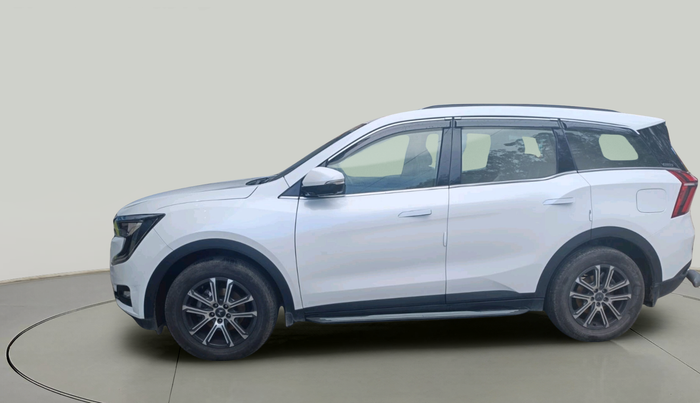 2024 Mahindra XUV700 AX 7 LUXURY D AT 7 STR, Diesel, Automatic, 15,872 km, exterior
