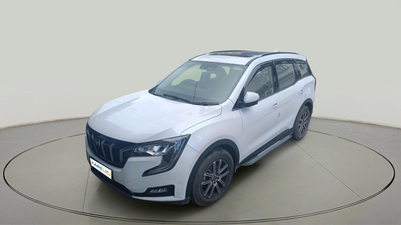 2024 Mahindra XUV700 AX 7 LUXURY D AT 7 STR, Diesel, Automatic, 15,872 km, exterior