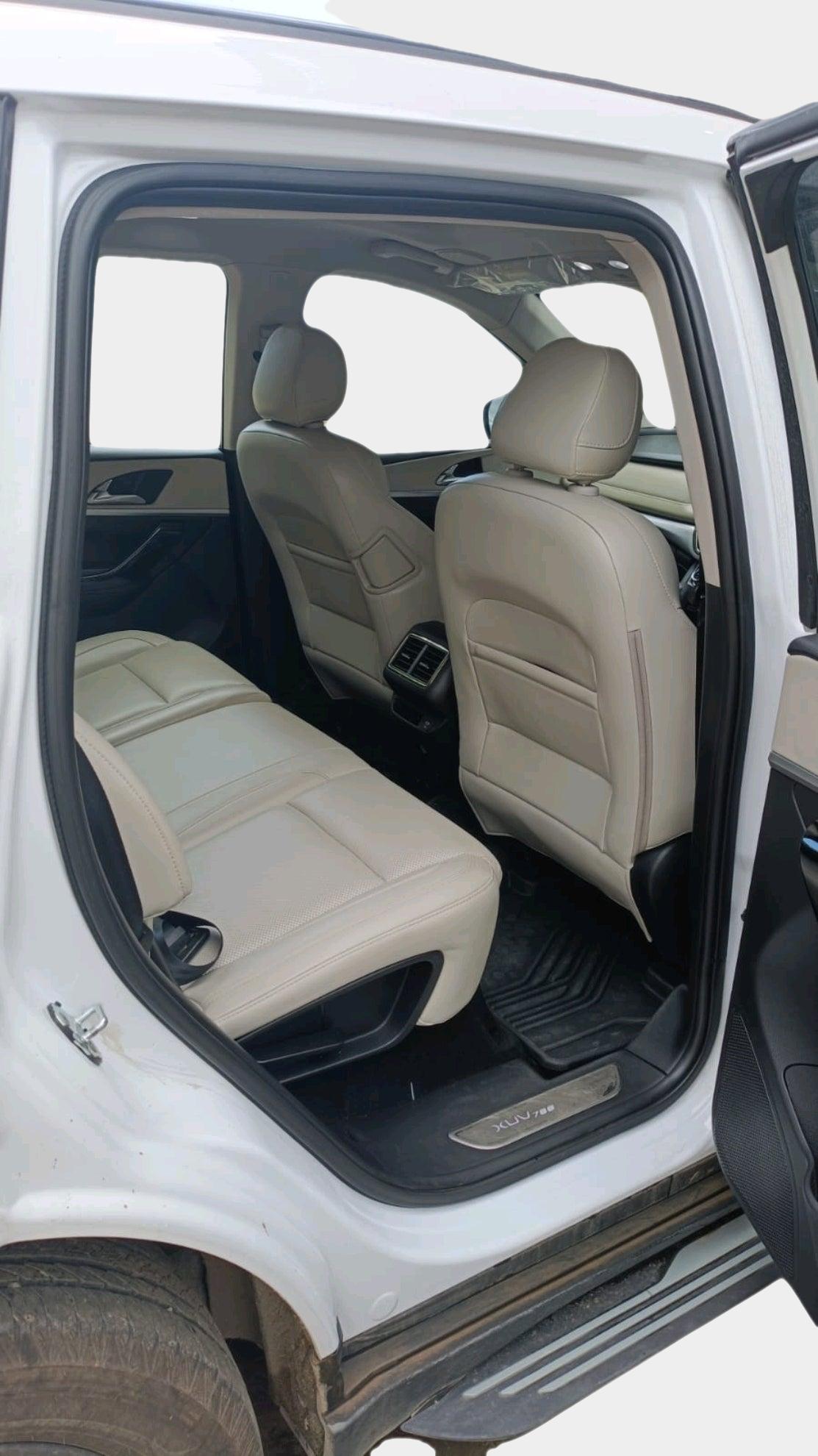 2024 Mahindra XUV700 AX 7 LUXURY D AT 7 STR, Diesel, Automatic, 15,872 km, interior
