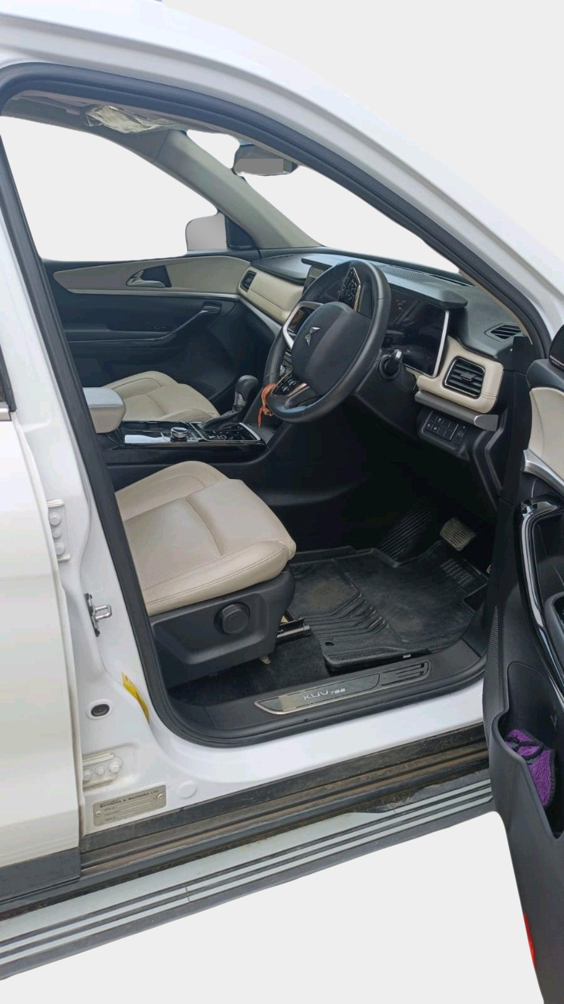 2024 Mahindra XUV700 AX 7 LUXURY D AT 7 STR, Diesel, Automatic, 15,872 km, interior