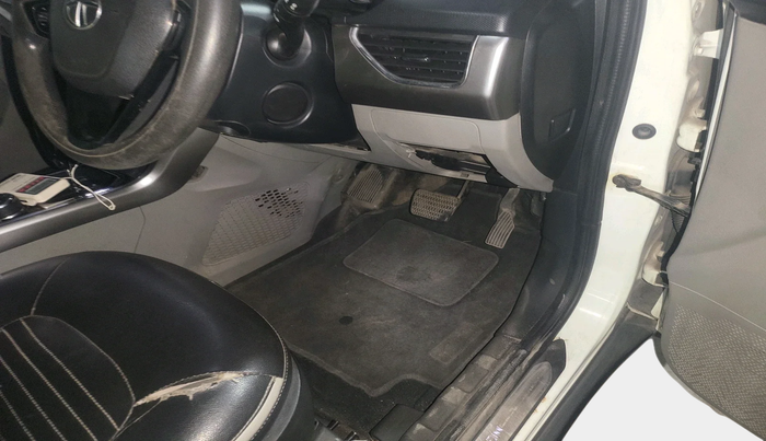 2018 Tata NEXON XZA PLUS DIESEL DUAL TONE, Diesel, Automatic, 90,191 km, interior