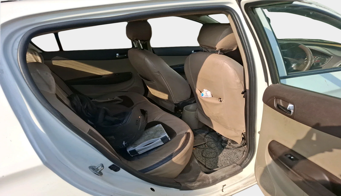 2011 Hyundai i20 MAGNA 1.2, Petrol, Manual, 1,17,392 km, interior