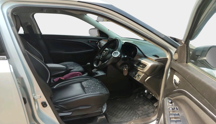 2022 Maruti BREZZA VXI SMART HYBRID, Petrol, Manual, 37,519 km, interior