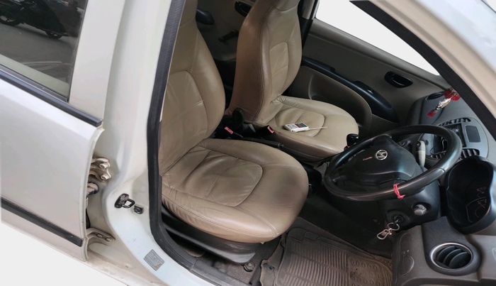 2010 Hyundai i10 ERA 1.1, Petrol, Manual, 1,29,228 km, interior