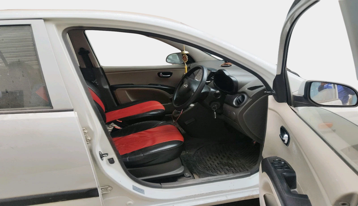 2013 Hyundai i10 MAGNA 1.1, Petrol, Manual, 76,915 km, interior