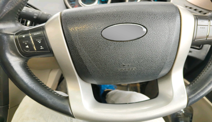 2017 Mahindra XUV500 W10 AT, Diesel, Automatic, 97,101 km, interior