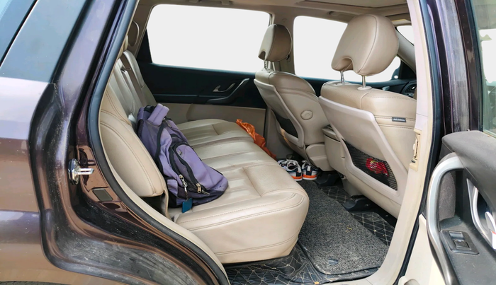 2017 Mahindra XUV500 W10 AT, Diesel, Automatic, 97,101 km, interior