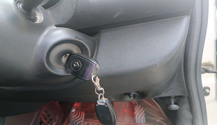 2017 Renault Kwid RXL, Petrol, Manual, 45,976 km, interior