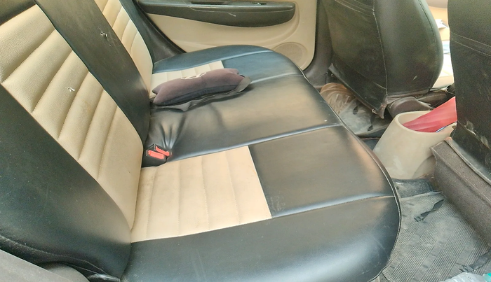 2011 Hyundai i20 MAGNA 1.2, Petrol, Manual, 1,04,447 km, interior